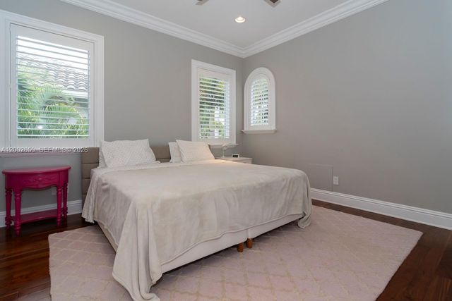 651 Sweet Bay Ave, Plantation, FL 33324