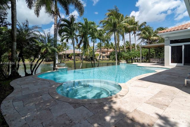 651 Sweet Bay Ave, Plantation, FL 33324