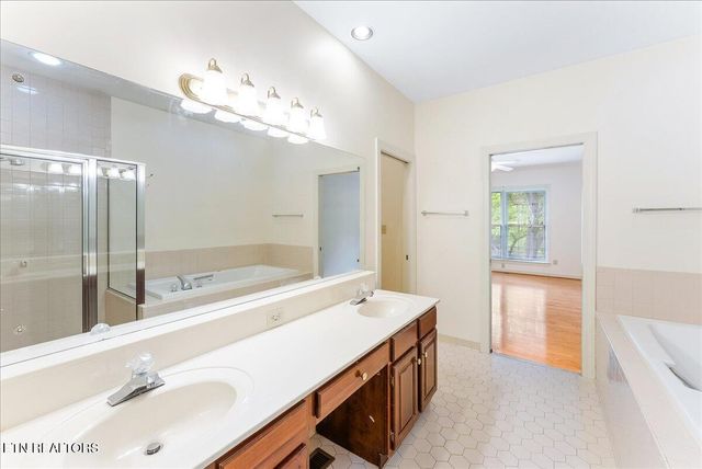 1402 Coachman Lane, Knoxville, TN 37919