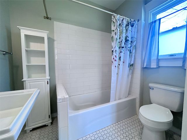 931 N 12th Street, Waco, TX 76707