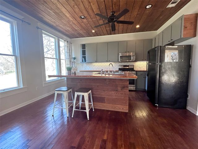 931 N 12th Street, Waco, TX 76707