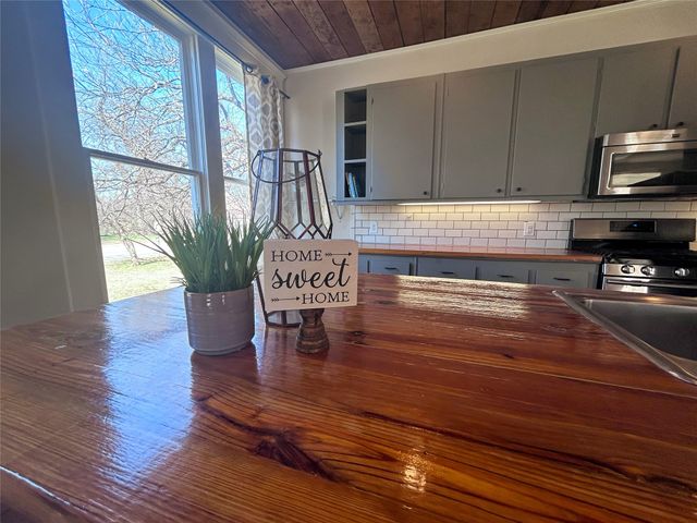 931 N 12th Street, Waco, TX 76707