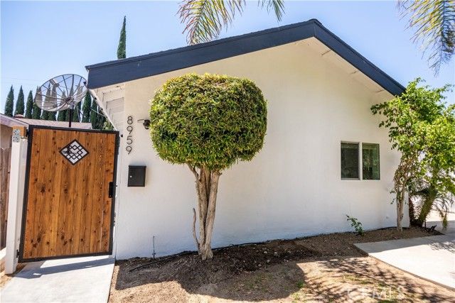 8961 Etiwanda Avenue, Northridge (los Angeles), CA 91325