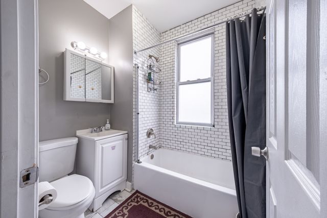 209 S Albany Avenue, Chicago, IL 60612