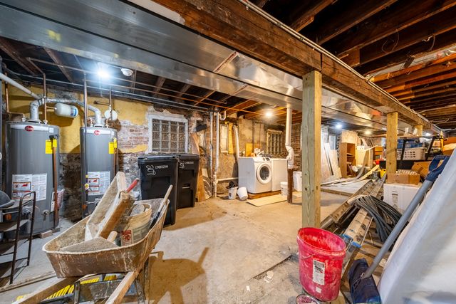 209 S Albany Avenue, Chicago, IL 60612