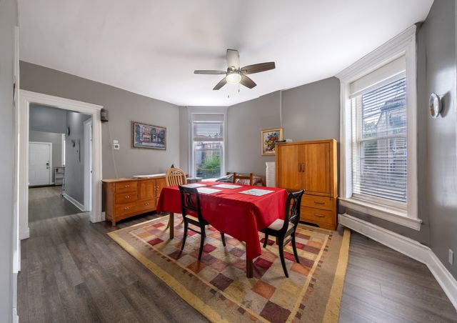 209 S Albany Avenue, Chicago, IL 60612