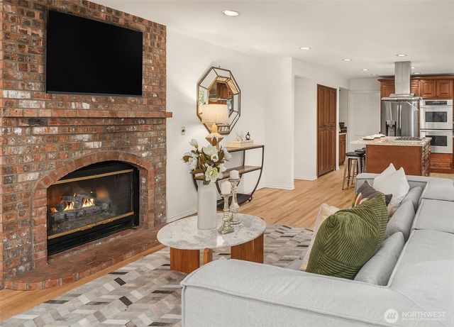 16707 NE 124th Street, Redmond, WA 98052