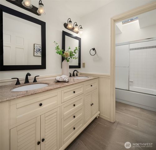 16707 NE 124th Street, Redmond, WA 98052