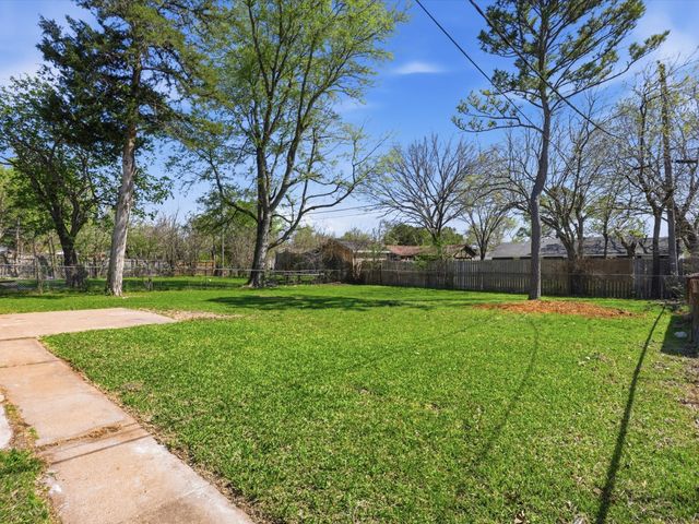 2816 Winslow Street, Irving, TX 75062