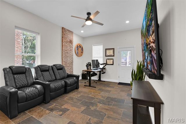 4033 Cleveland Avenue, St Louis, MO 63110