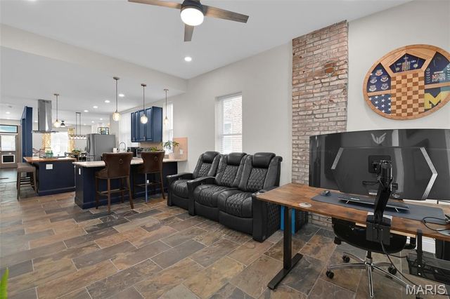 4033 Cleveland Avenue, St Louis, MO 63110