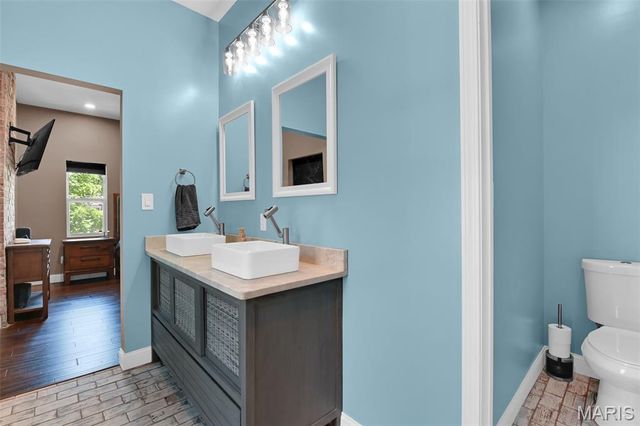 4033 Cleveland Avenue, St Louis, MO 63110