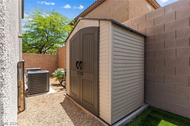 28 Gentilly Lace Avenue, Henderson, NV 89002