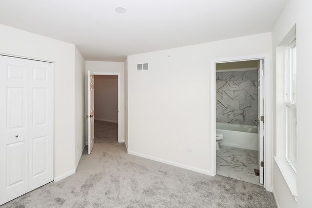 29w710 Cambridge Court, Warrenville, IL 60555