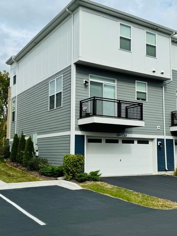 29w710 Cambridge Court, Warrenville, IL 60555