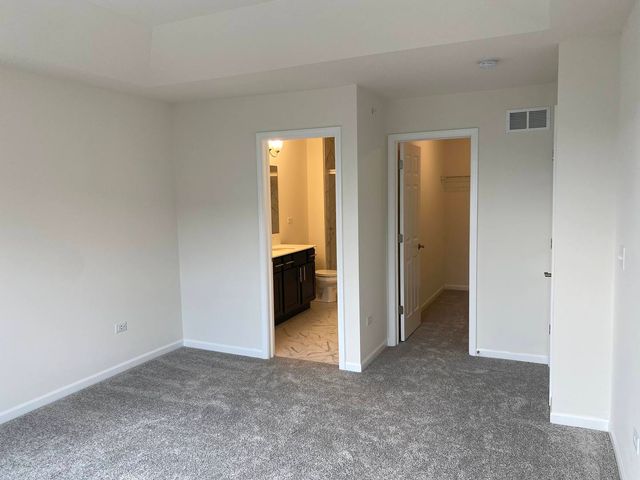 29w710 Cambridge Court, Warrenville, IL 60555