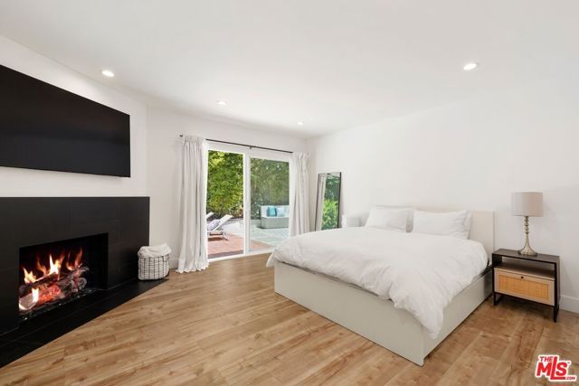 16141 Dickens Street, Encino (los Angeles), CA 91436
