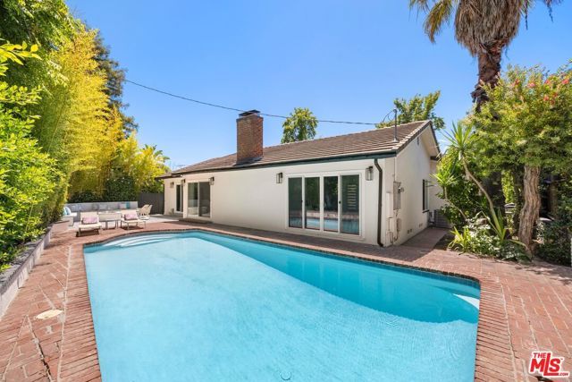 16141 Dickens Street, Encino (los Angeles), CA 91436