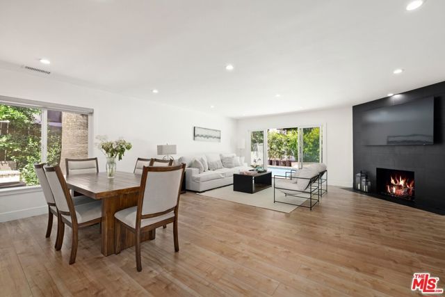 16141 Dickens Street, Encino (los Angeles), CA 91436