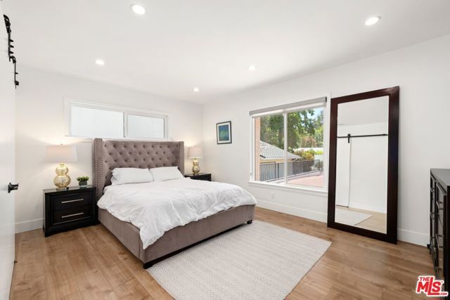 16141 Dickens Street, Encino (los Angeles), CA 91436