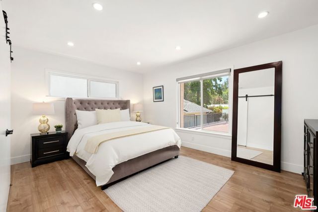 16141 Dickens Street, Encino (los Angeles), CA 91436