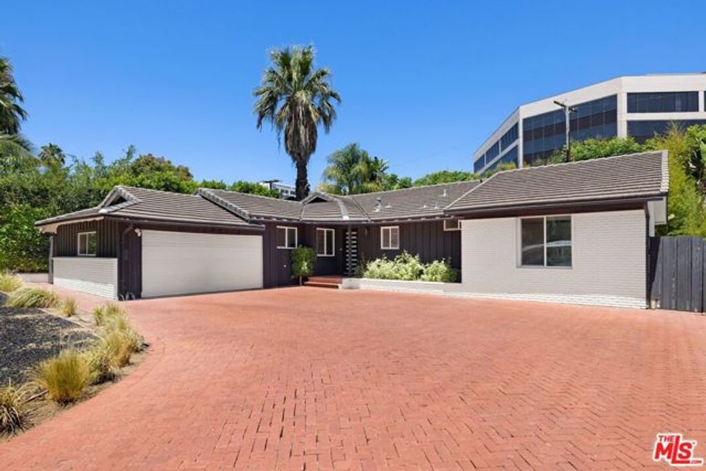 16141 Dickens Street, Encino (los Angeles), CA 91436