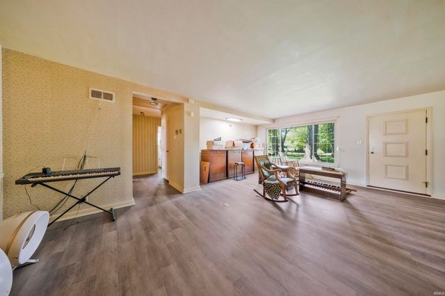 810 Plaza Drive, Evansville, IN 47715