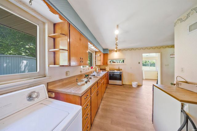 810 Plaza Drive, Evansville, IN 47715