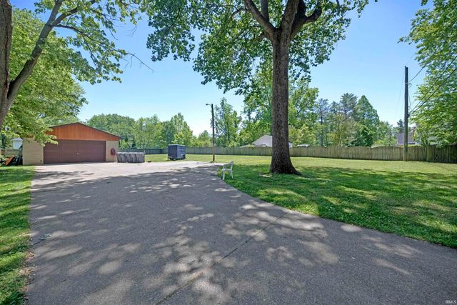 810 Plaza Drive, Evansville, IN 47715