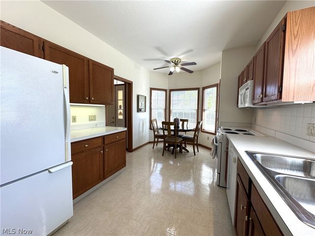 135 Village Drive, Seven Hills, OH 44131