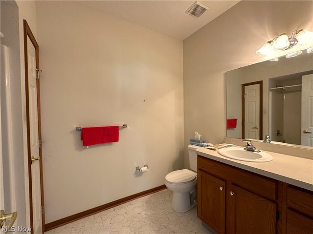 135 Village Drive, Seven Hills, OH 44131