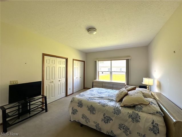 135 Village Drive, Seven Hills, OH 44131