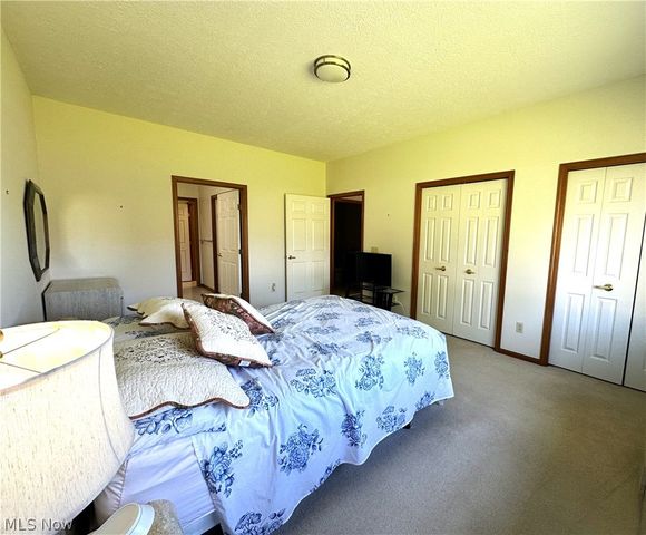 135 Village Drive, Seven Hills, OH 44131