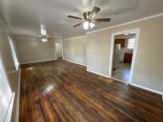 800 Audra Lane, Denton, TX 76209