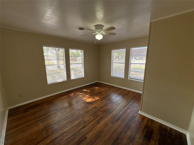 800 Audra Lane, Denton, TX 76209