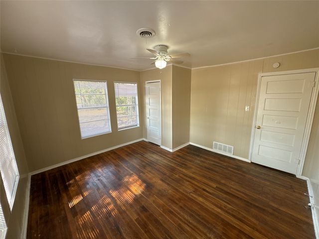 800 Audra Lane, Denton, TX 76209