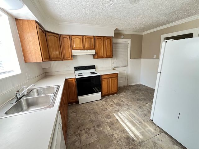 800 Audra Lane, Denton, TX 76209