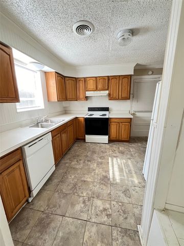 800 Audra Lane, Denton, TX 76209