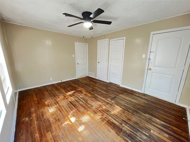 800 Audra Lane, Denton, TX 76209