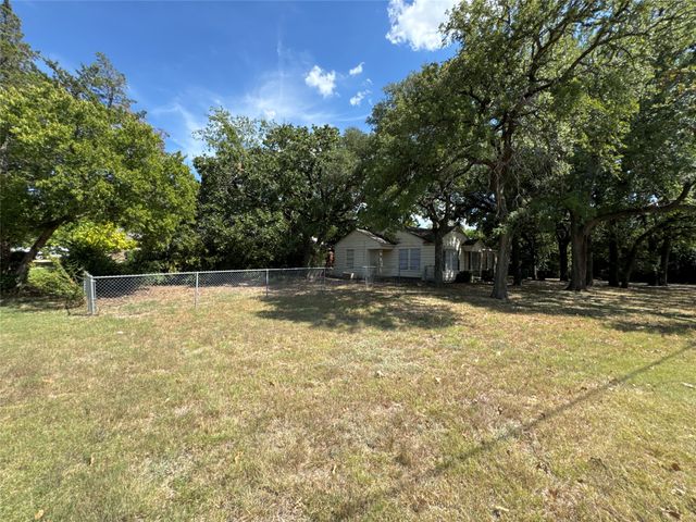 800 Audra Lane, Denton, TX 76209