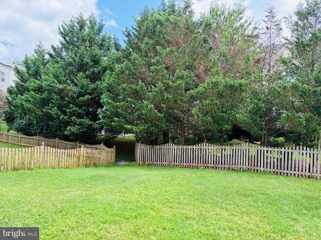 18264 OAK LAKE CT, Leesburg, VA 20176