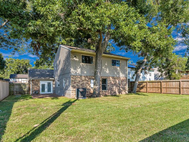 1306 Briarmead Drive, Richmond, TX 77406