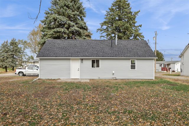 1784 B Avenue, Knoxville, IA 50138