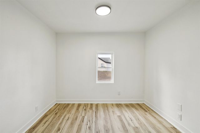 1784 B Avenue, Knoxville, IA 50138