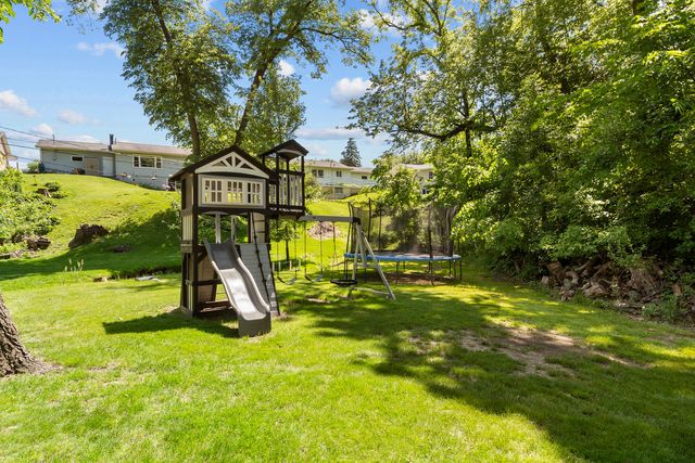 556 36th Avenue, East Moline, IL 61244