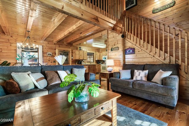 612 Cherry Blossom Way, Pigeon Forge, TN 37863