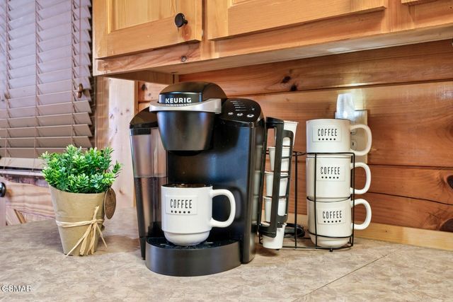 612 Cherry Blossom Way, Pigeon Forge, TN 37863