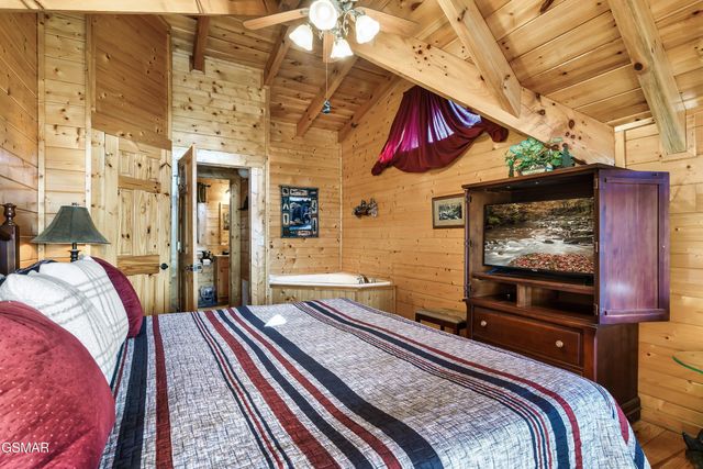 612 Cherry Blossom Way, Pigeon Forge, TN 37863