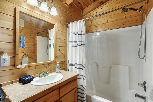 612 Cherry Blossom Way, Pigeon Forge, TN 37863