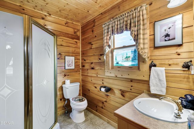 612 Cherry Blossom Way, Pigeon Forge, TN 37863